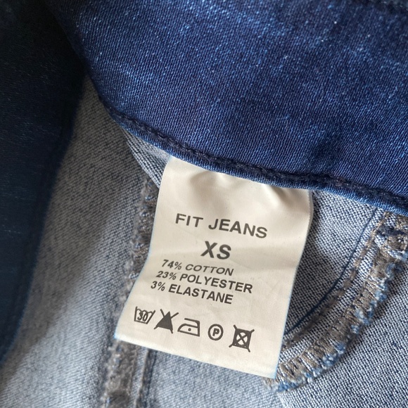 Ripped Fitjeans - Picture 6 of 8